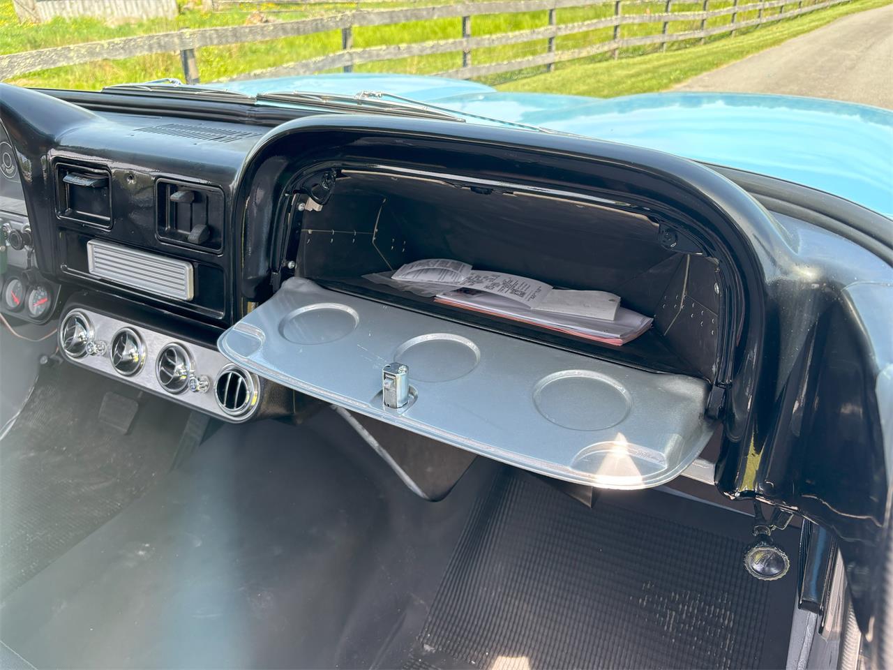 Chevrolet-Apache-1960-Blue-Silver-11