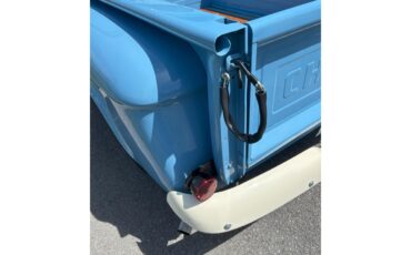 Chevrolet-Apache-1960-Blue-Silver-26