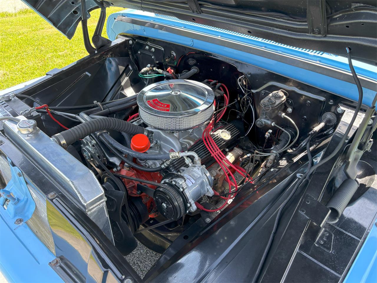 Chevrolet-Apache-1960-Blue-Silver-39