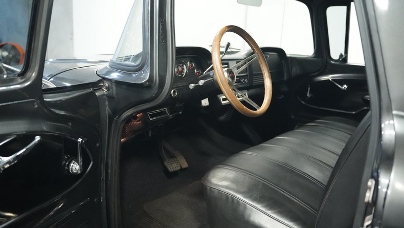 Chevrolet-Apache-1961-Smoke-Gray-Metallic-Black-2