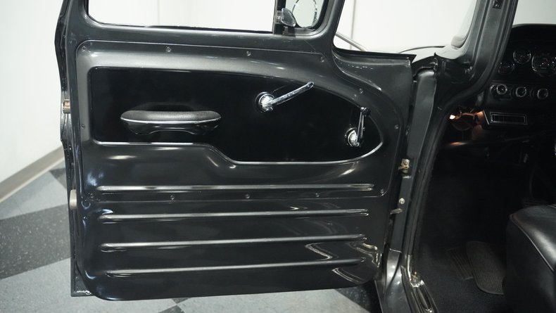 Chevrolet-Apache-1961-Smoke-Gray-Metallic-Black-30