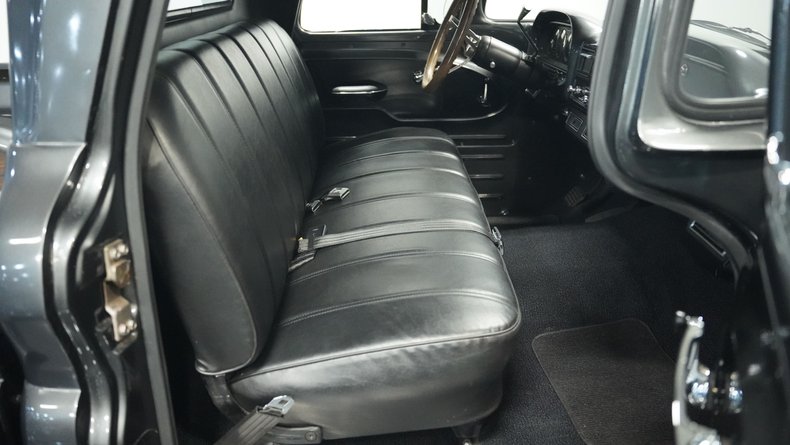 Chevrolet-Apache-1961-Smoke-Gray-Metallic-Black-38