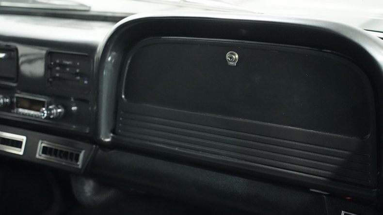 Chevrolet-Apache-1961-Smoke-Gray-Metallic-Black-41