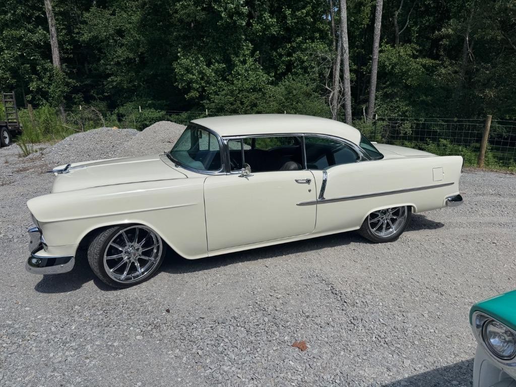 Chevrolet-Bel-Air-210-Restomod-LS3-tremec-6-spd.-Big-brakes-1955-1