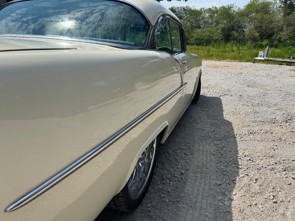 Chevrolet-Bel-Air-210-Restomod-LS3-tremec-6-spd.-Big-brakes-1955-25