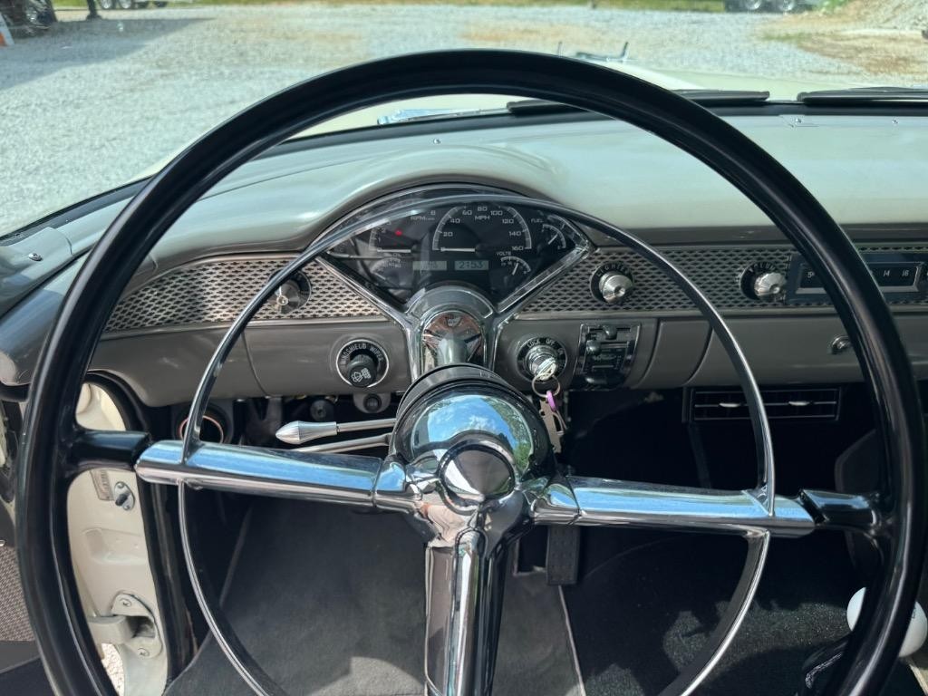 Chevrolet-Bel-Air-210-Restomod-LS3-tremec-6-spd.-Big-brakes-1955-29