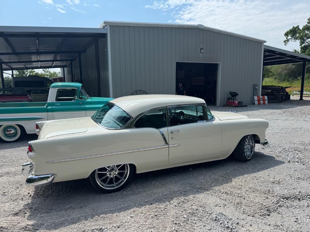 Chevrolet-Bel-Air-210-Restomod-LS3-tremec-6-spd.-Big-brakes-1955-4