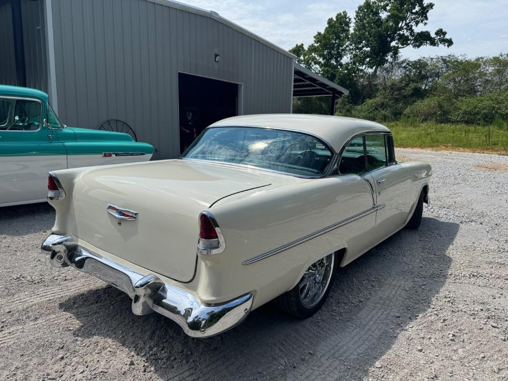 Chevrolet-Bel-Air-210-Restomod-LS3-tremec-6-spd.-Big-brakes-1955-5
