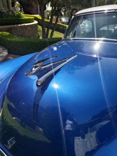 Chevrolet-Bel-air-1952-BlueWhite-top-BlueWhite-3