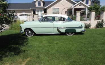 Chevrolet-Bel-air-1953-Cream-over-Green-Green-amp-Tan