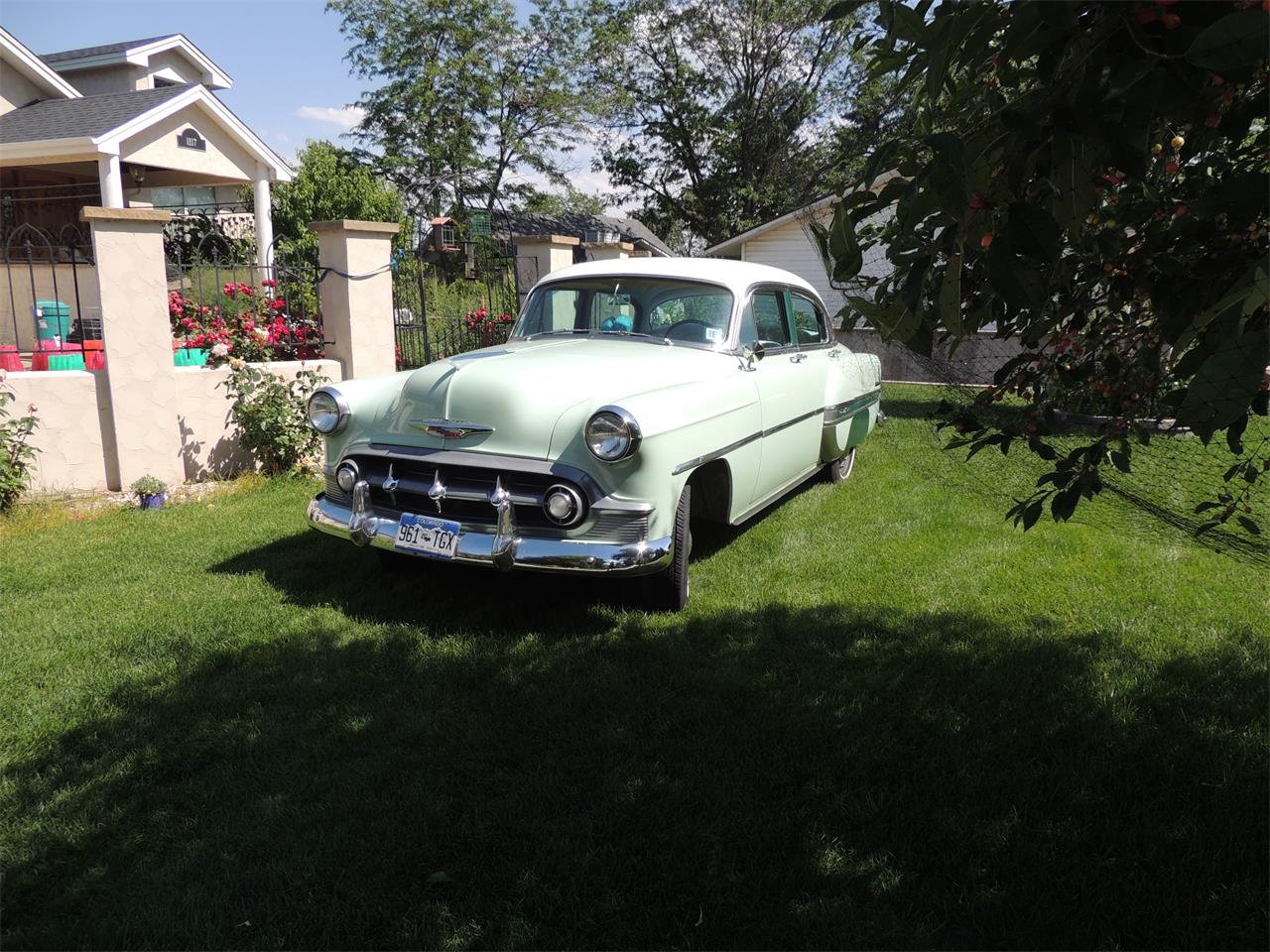 Chevrolet-Bel-air-1953-Cream-over-Green-Green-amp-Tan-4