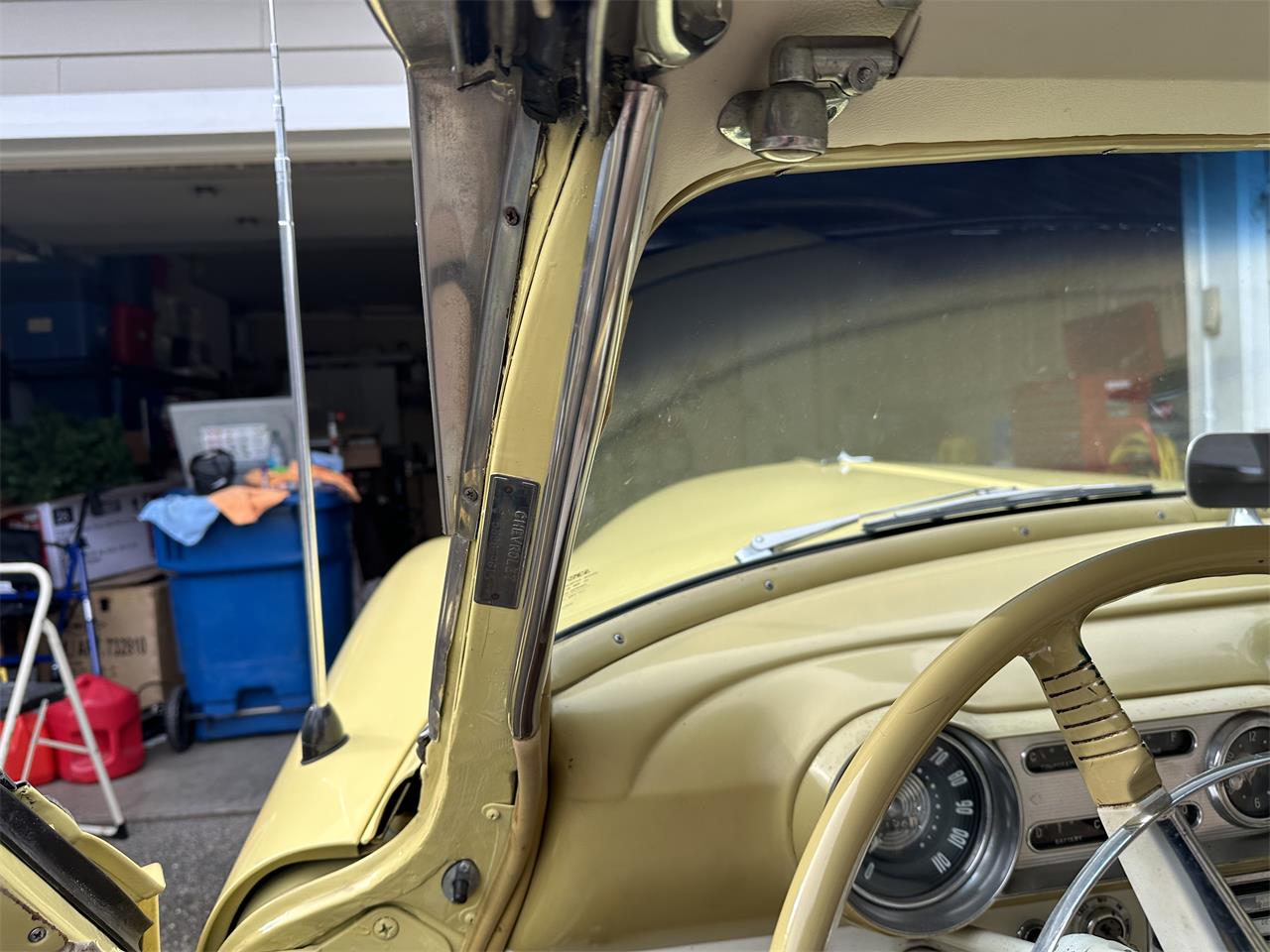 Chevrolet-Bel-air-1953-SungoldIndia-Ivory-Yellow-Beige-Vinal-8