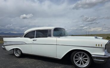 Chevrolet-Bel-air-1954-Pearl-White-Red-2