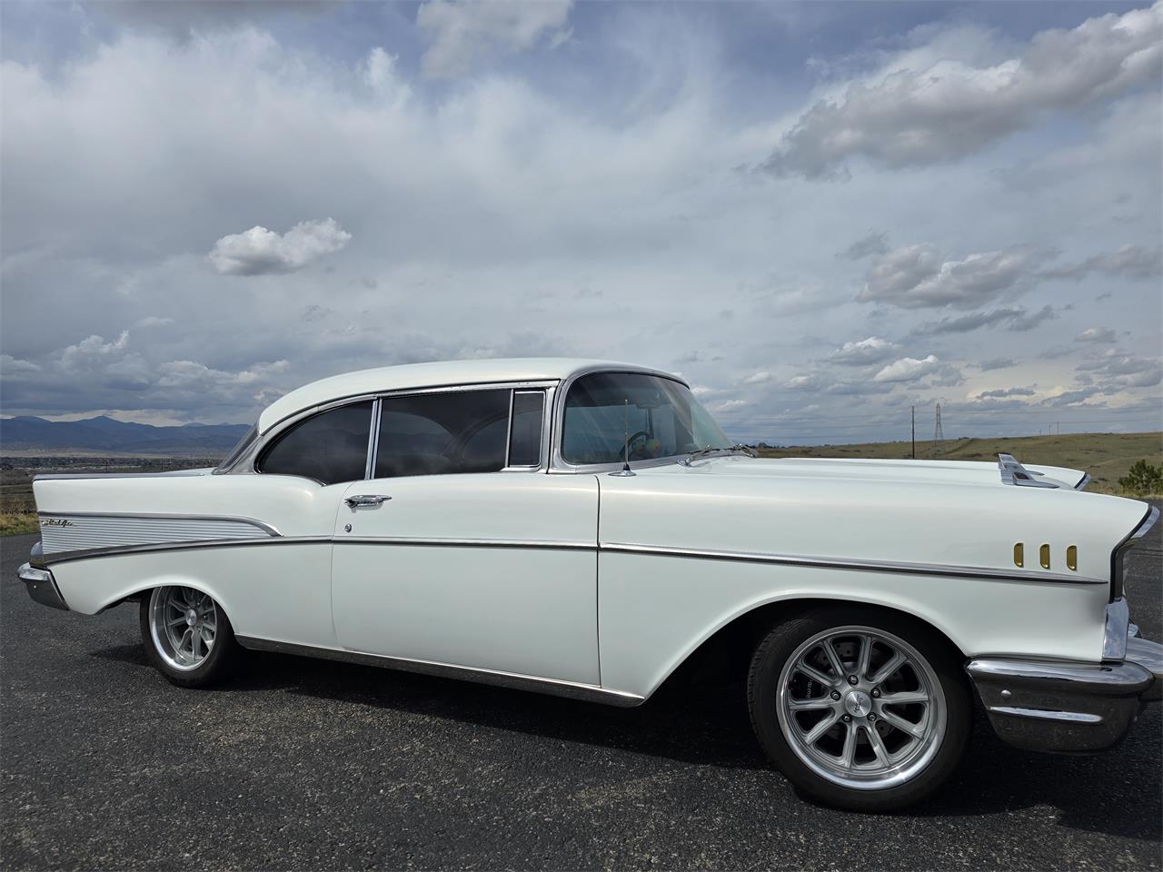 Chevrolet-Bel-air-1954-Pearl-White-Red-2