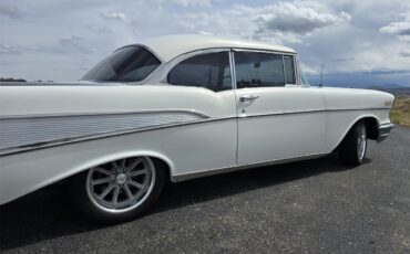 Chevrolet-Bel-air-1954-Pearl-White-Red-3