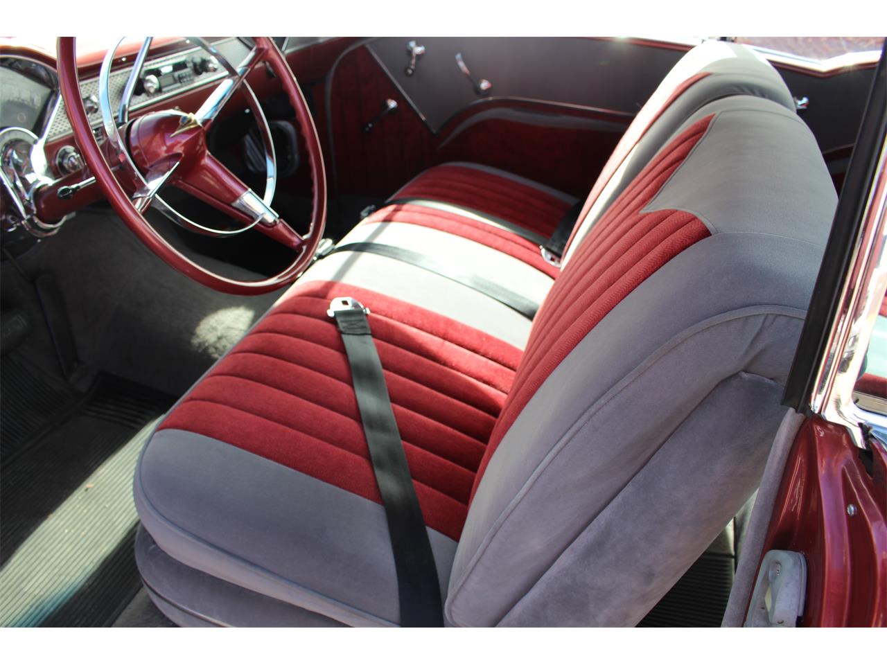 Chevrolet-Bel-air-1955-Dusk-Rose-India-Ivo-Gray-and-maroon-3