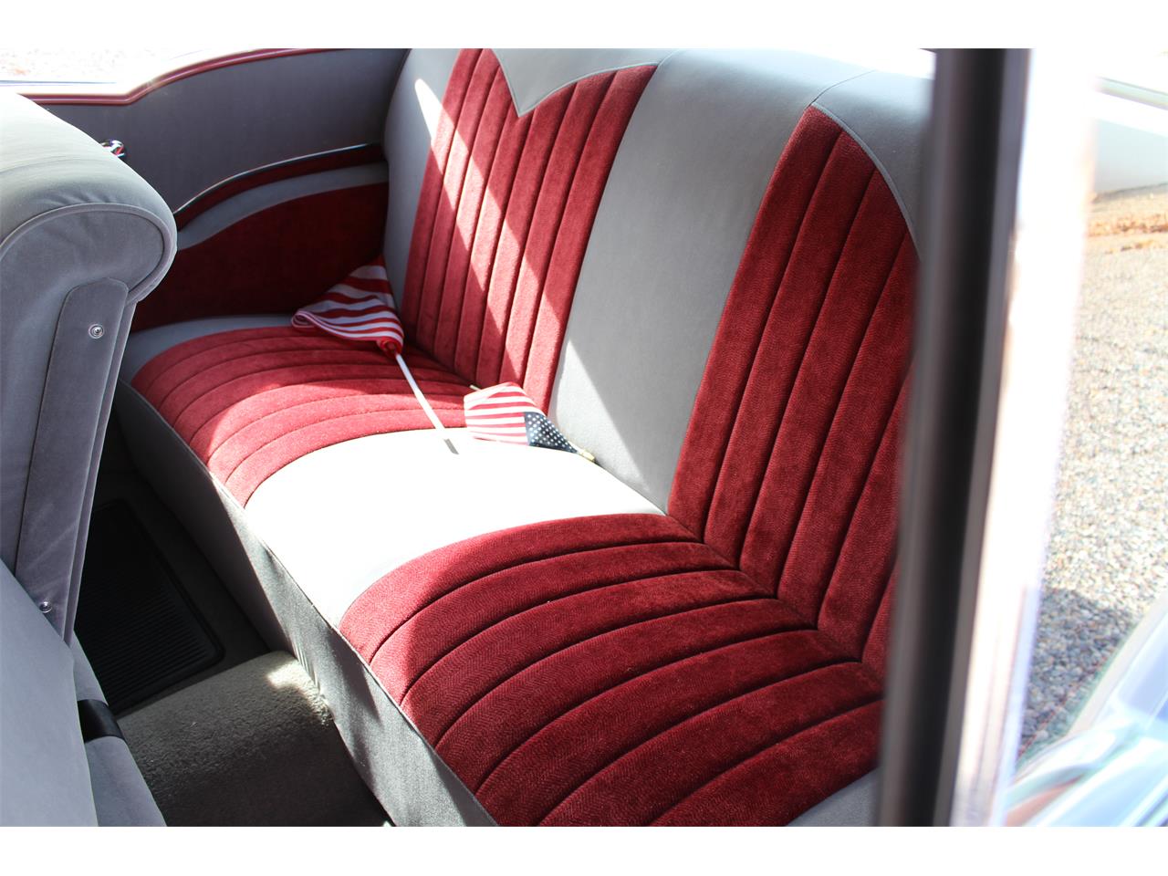 Chevrolet-Bel-air-1955-Dusk-Rose-India-Ivo-Gray-and-maroon-9