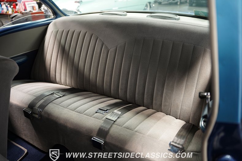 Chevrolet-Bel-air-1955-Glacier-Blue-Light-Blue-22