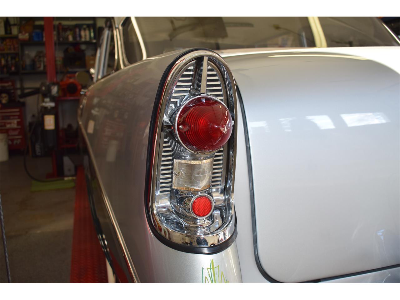 Chevrolet-Bel-air-1956-Forest-GreenSilver-WhiteGreen-18