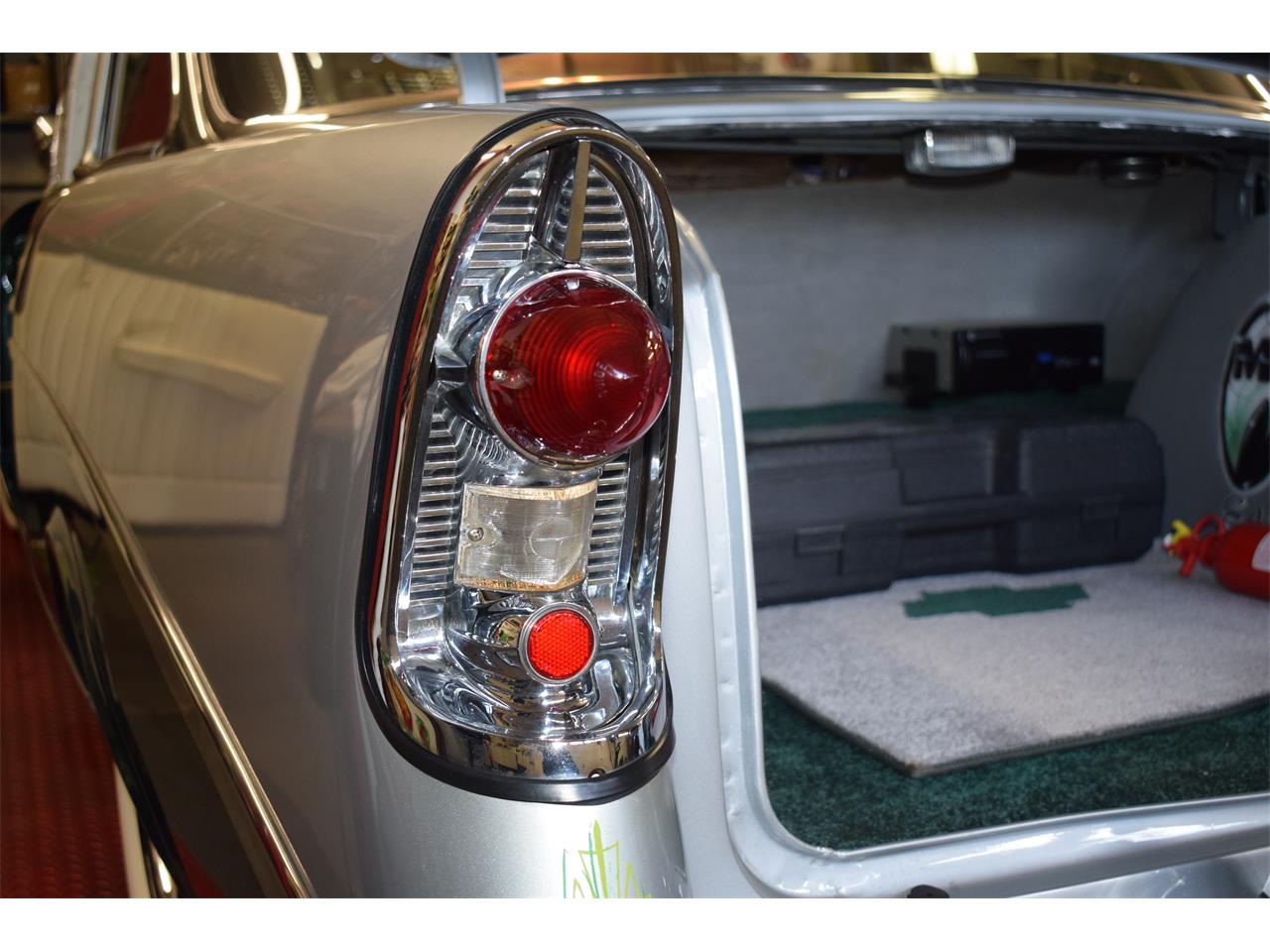 Chevrolet-Bel-air-1956-Forest-GreenSilver-WhiteGreen-60