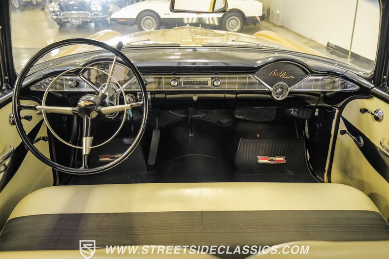 Chevrolet-Bel-air-1956-Grecian-Gold-Charcoal-15