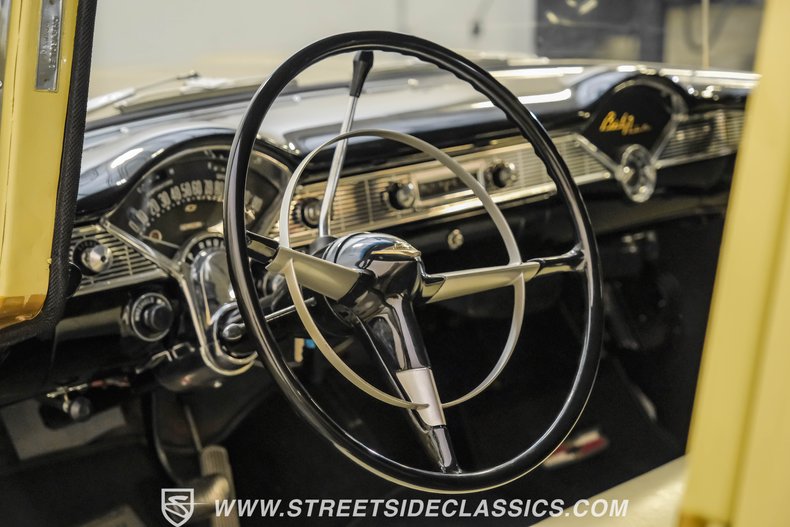 Chevrolet-Bel-air-1956-Grecian-Gold-Charcoal-17