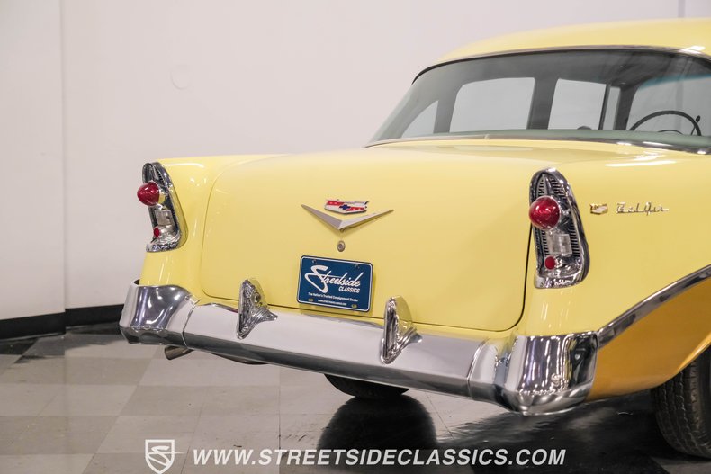 Chevrolet-Bel-air-1956-Grecian-Gold-Charcoal-32