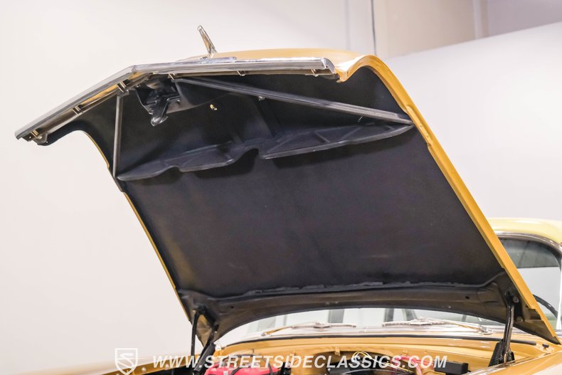 Chevrolet-Bel-air-1956-Grecian-Gold-Charcoal-39