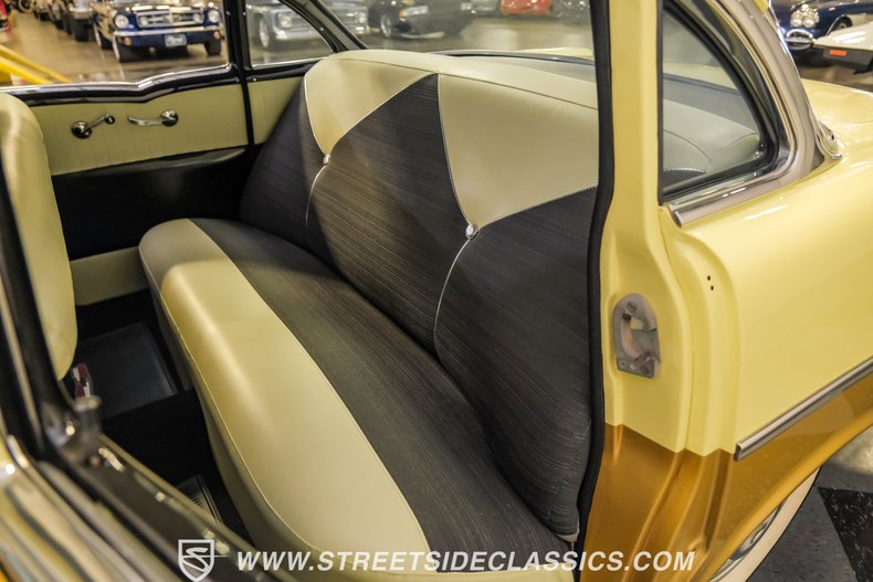 Chevrolet-Bel-air-1956-Grecian-Gold-Charcoal-49