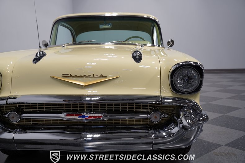 Chevrolet-Bel-air-1957-Colonial-Cream-Cream-16