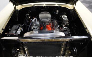 Chevrolet-Bel-air-1957-Colonial-Cream-Cream-27