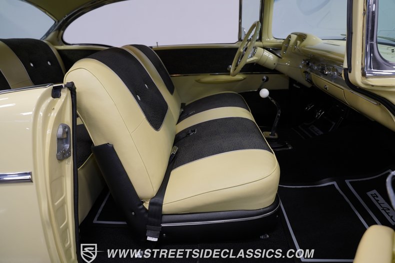 Chevrolet-Bel-air-1957-Colonial-Cream-Cream-44