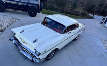 Chevrolet-Bel-air-1957-Cream-RedBlack-1