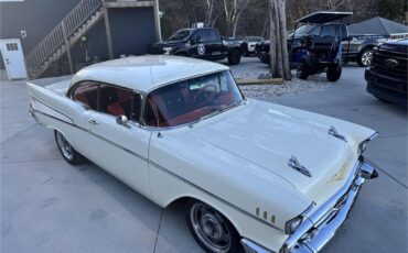Chevrolet-Bel-air-1957-Cream-RedBlack-13