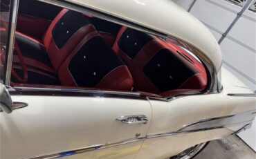Chevrolet-Bel-air-1957-Cream-RedBlack-22