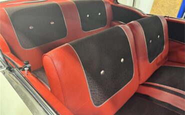 Chevrolet-Bel-air-1957-Cream-RedBlack-27