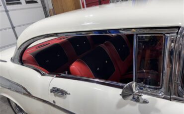 Chevrolet-Bel-air-1957-Cream-RedBlack-37