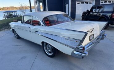 Chevrolet-Bel-air-1957-Cream-RedBlack-4