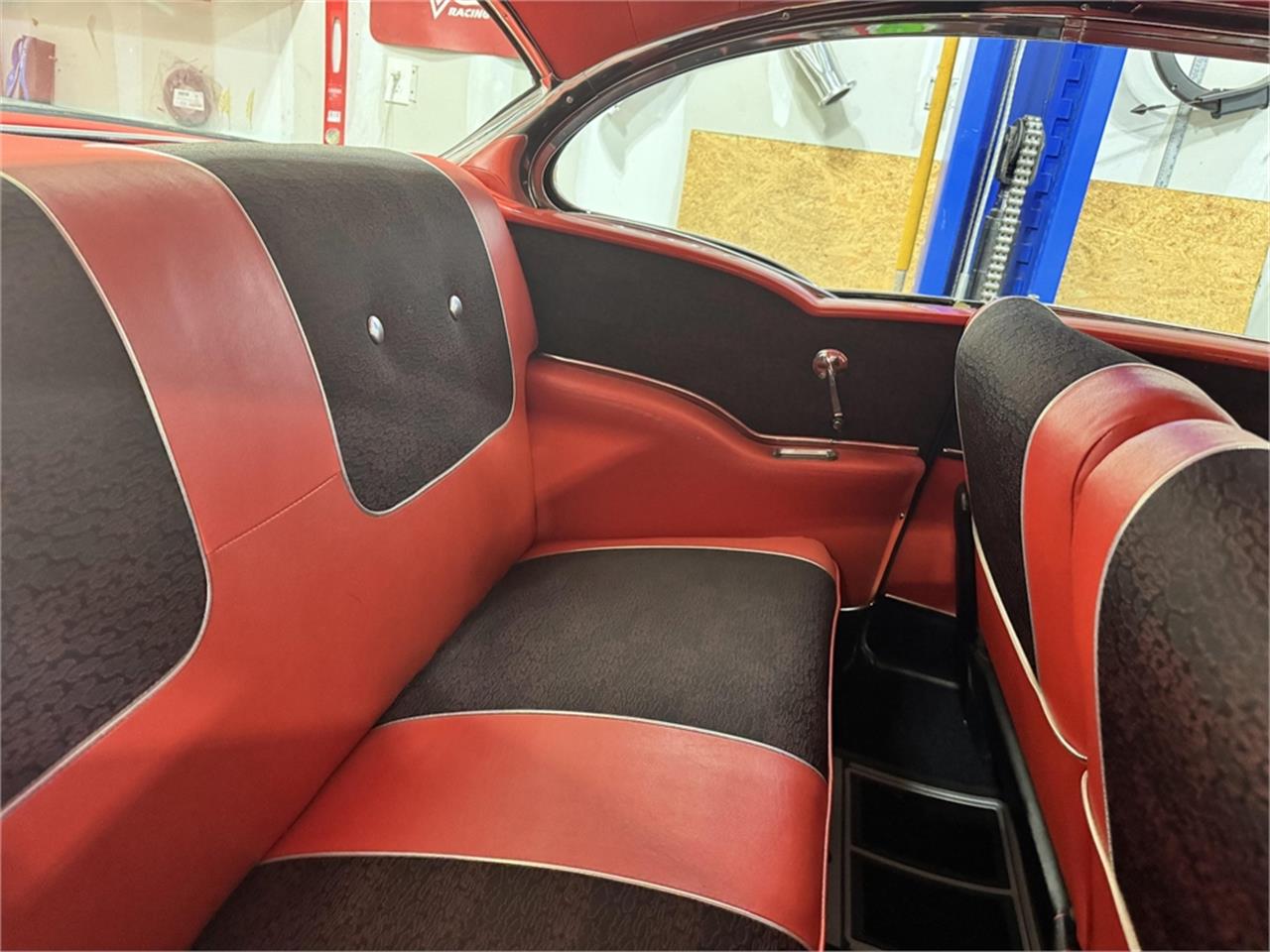 Chevrolet-Bel-air-1957-Cream-RedBlack-47