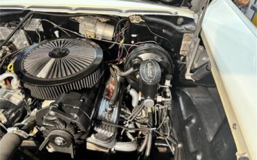Chevrolet-Bel-air-1957-Cream-RedBlack-56