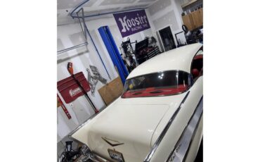Chevrolet-Bel-air-1957-Cream-RedBlack-6