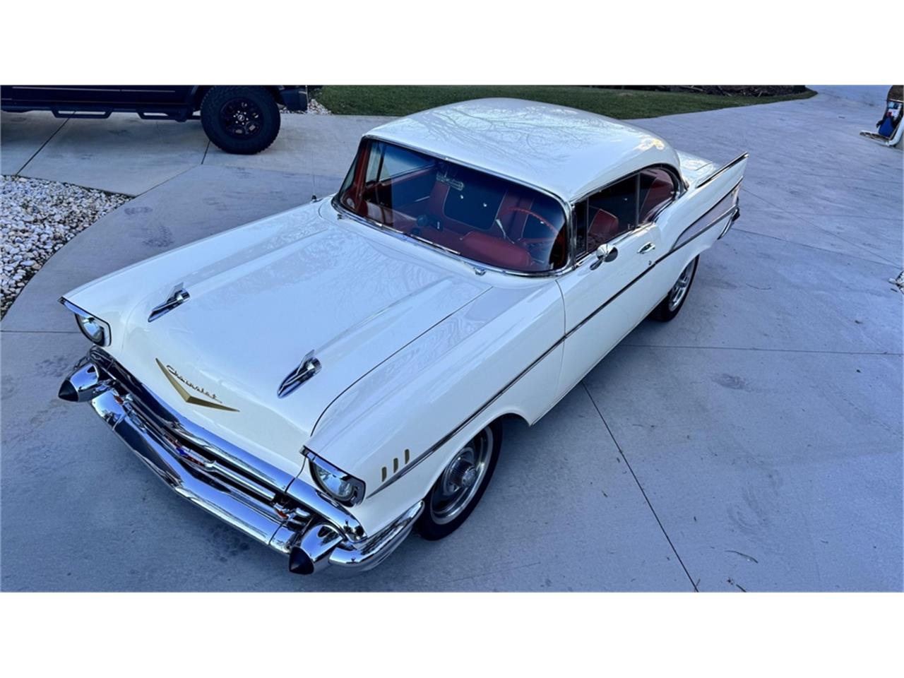 Chevrolet-Bel-air-1957-Cream-RedBlack