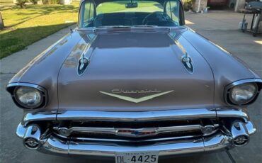 Chevrolet-Bel-air-1957-DUSK-PEARL-Silver-amp-Black-1