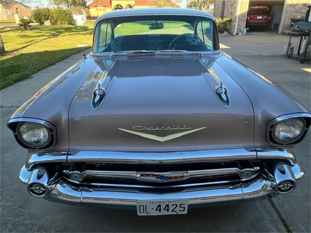 Chevrolet-Bel-air-1957-DUSK-PEARL-Silver-amp-Black-1