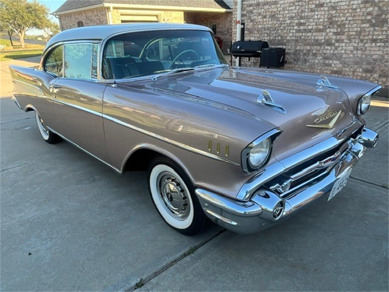 Chevrolet-Bel-air-1957-DUSK-PEARL-Silver-amp-Black-3