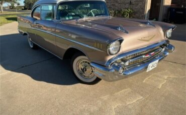 Chevrolet-Bel-air-1957-DUSK-PEARL-Silver-amp-Black-4