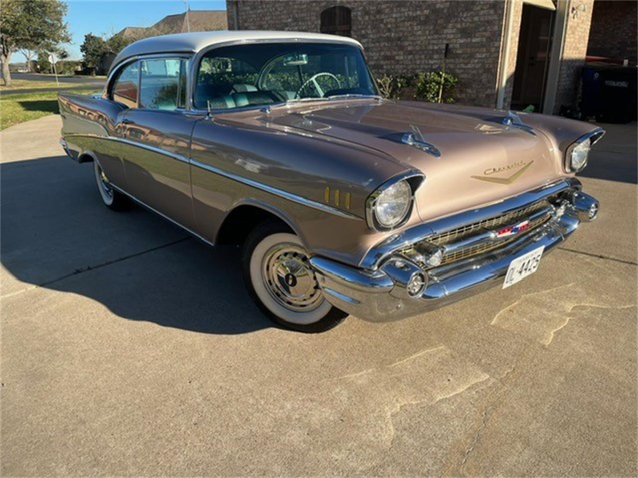 Chevrolet-Bel-air-1957-DUSK-PEARL-Silver-amp-Black-4