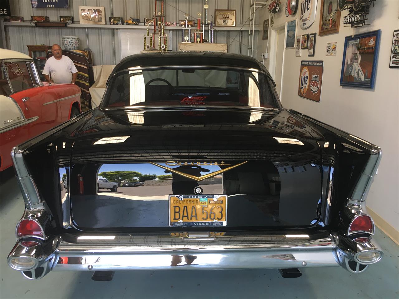 Chevrolet-Bel-air-1957-Factory-Black-Red-and-Black-8