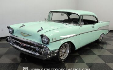 Chevrolet-Bel-air-1957-Light-Green-Black-13