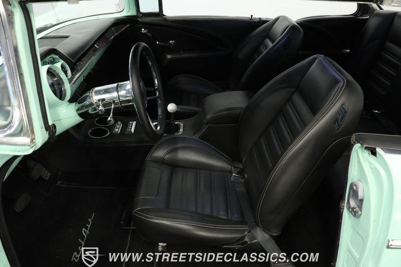 Chevrolet-Bel-air-1957-Light-Green-Black-17